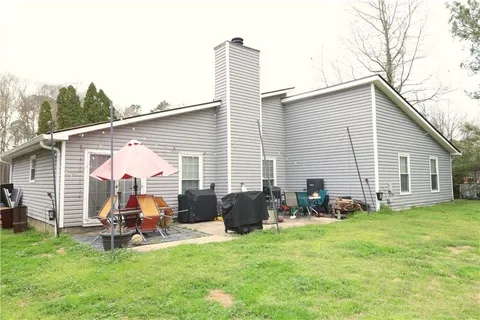 $250,000 | 9396 Forest Knoll Drive, Jonesboro, GA 30238