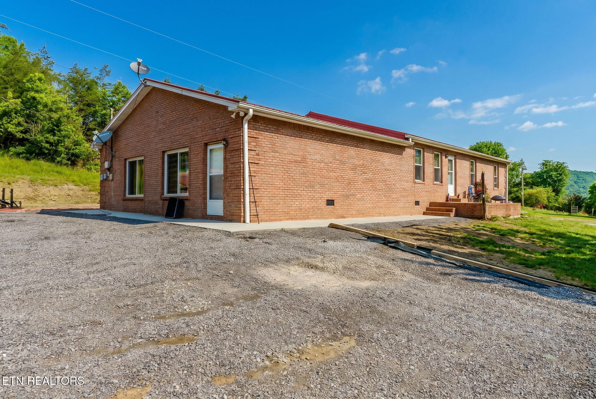 298 Brock Road Maynardville, TN 37807 - Photo 2 of 41 38-web-or-mls-_DSC0856-HDR