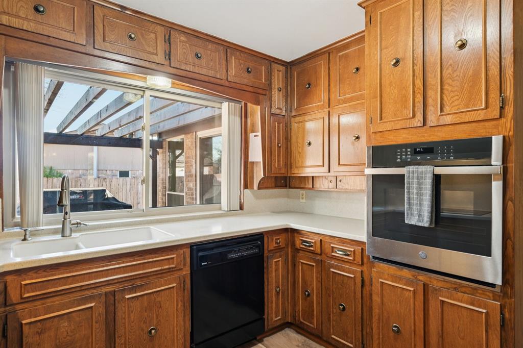 840 Ridge Drive Bedford, TX 76021 - Photo 12 of 40