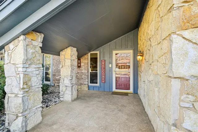 $525,000 | 840 Ridge Drive, Bedford, TX 76021