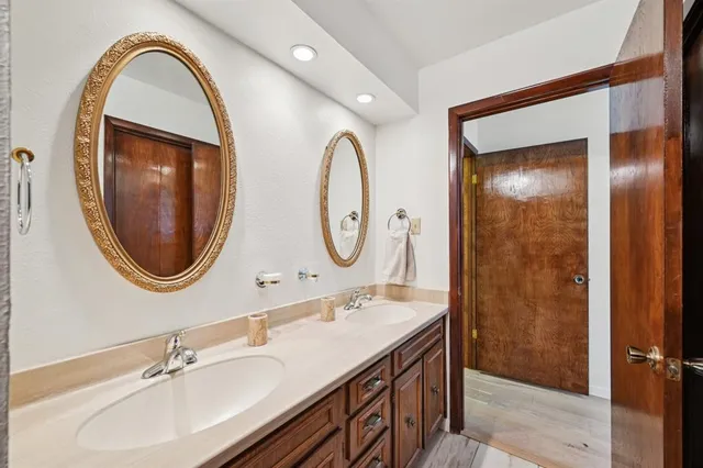 $525,000 | 840 Ridge Drive, Bedford, TX 76021