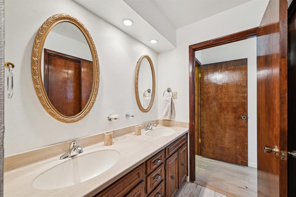 840 Ridge Drive Bedford, TX 76021 - Photo 23 of 40