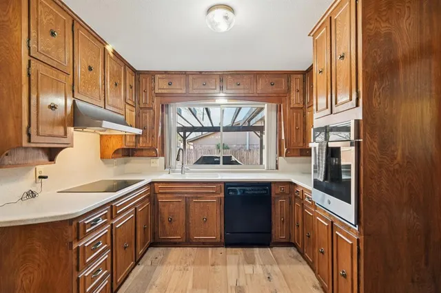 $525,000 | 840 Ridge Drive, Bedford, TX 76021