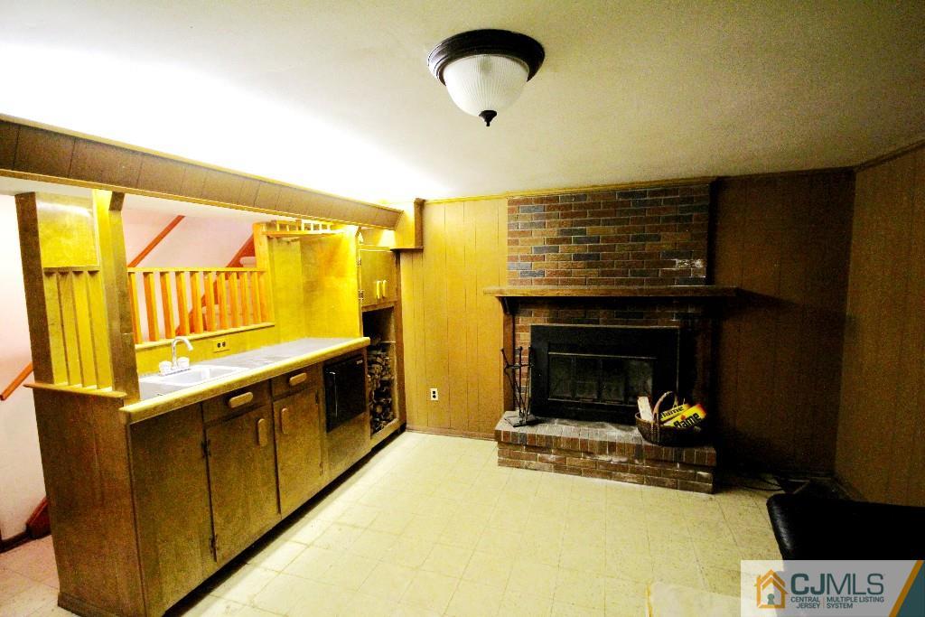 2 Maxwell Road East Brunswick, NJ 08816 - Photo 14 of 17 Gallery Image 14