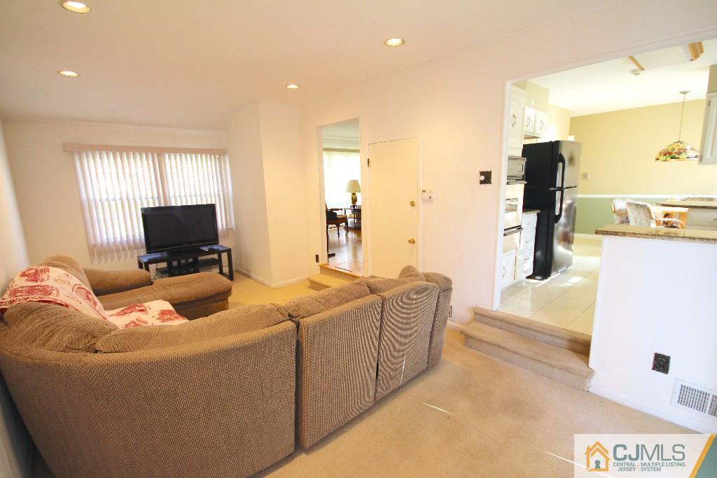 2 Maxwell Road East Brunswick, NJ 08816 - Photo 4 of 17 Gallery Image 4