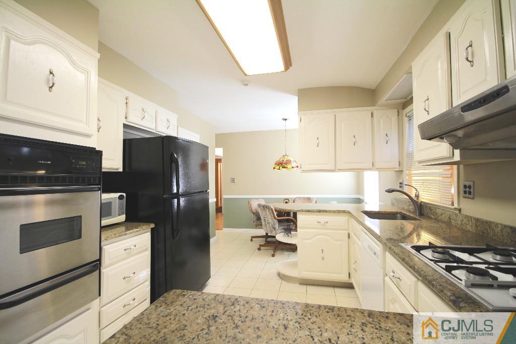 2 Maxwell Road East Brunswick, NJ 08816 - Photo 5 of 17 Gallery Image 5