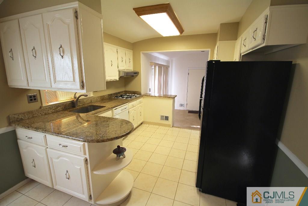 2 Maxwell Road East Brunswick, NJ 08816 - Photo 6 of 17 Gallery Image 6