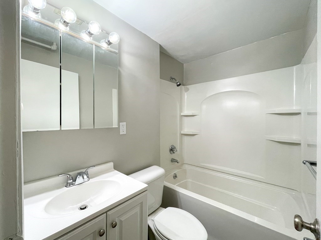 222 Stackpole Street, Unit 3 Lowell, MA 01852 - Photo 15 of 19 Gallery Image 15
