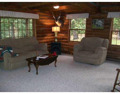 648 Lower Detroit Road Plymouth, ME 04969 - Photo 5 of 19 Living Room.