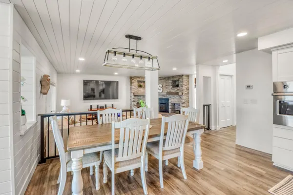 $1,495,000 | 11494 Ravenswood Beach Road, Detroit Lakes, MN 56501