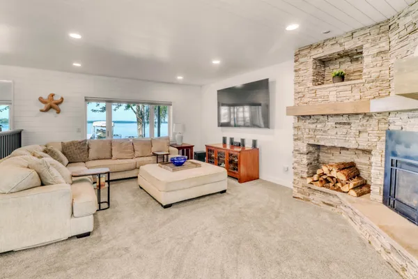 $1,495,000 | 11494 Ravenswood Beach Road, Detroit Lakes, MN 56501
