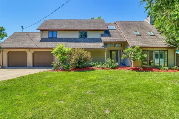 $1,495,000 | 11494 Ravenswood Beach Road, Detroit Lakes, MN 56501
