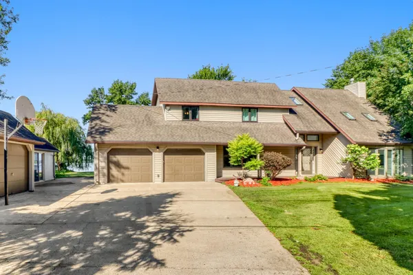 $1,495,000 | 11494 Ravenswood Beach Road, Detroit Lakes, MN 56501