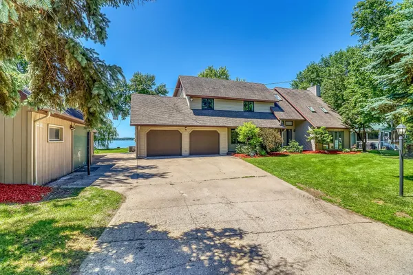 $1,495,000 | 11494 Ravenswood Beach Road, Detroit Lakes, MN 56501