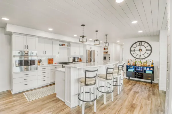 $1,495,000 | 11494 Ravenswood Beach Road, Detroit Lakes, MN 56501