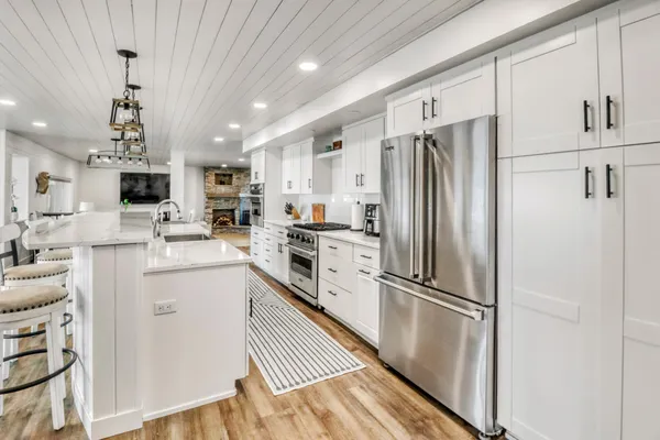 $1,495,000 | 11494 Ravenswood Beach Road, Detroit Lakes, MN 56501