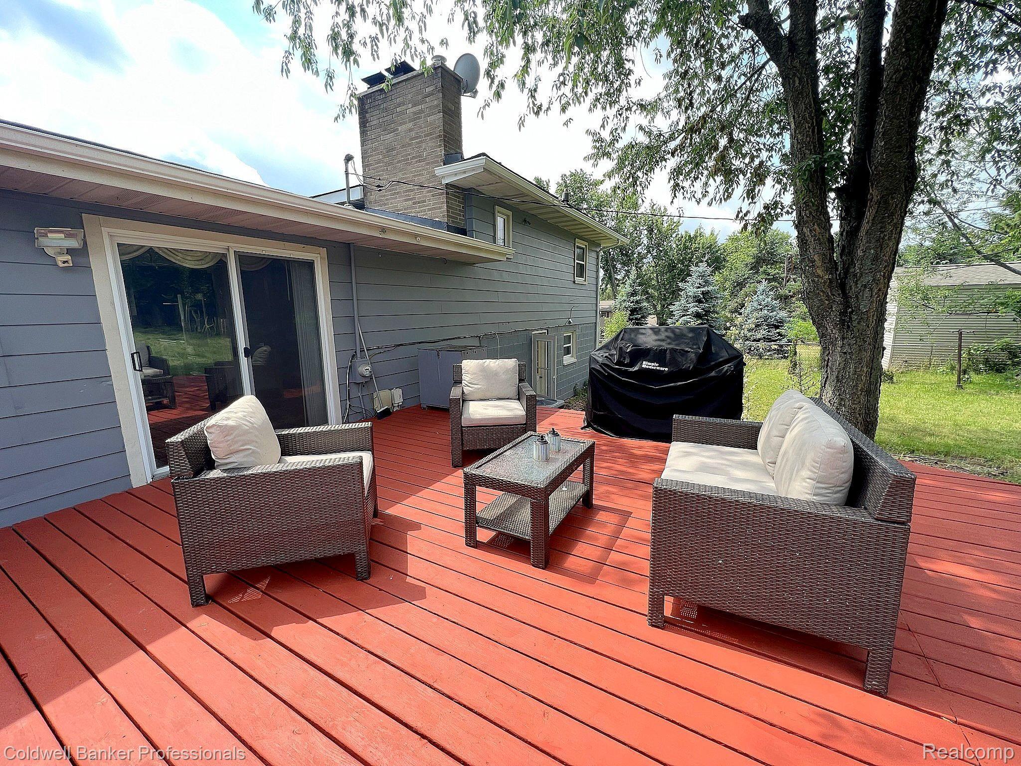 2344 Oklahoma Court Rochester, MI 48309 - Photo 32 of 40 Plenty of Room for Everyone