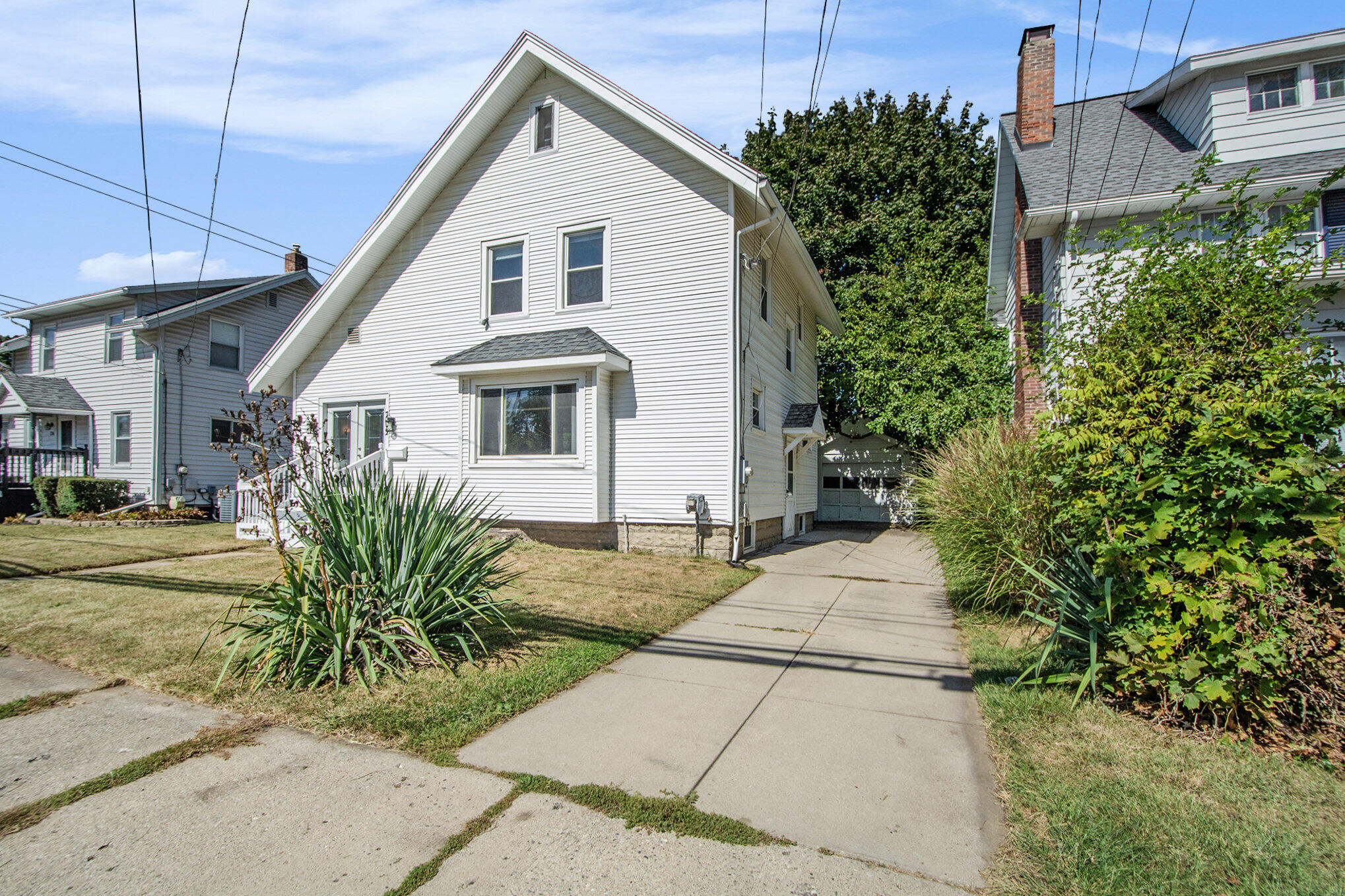 732 West Morrell Street Jackson, MI 49203 - Photo 2 of 23 003_file_537