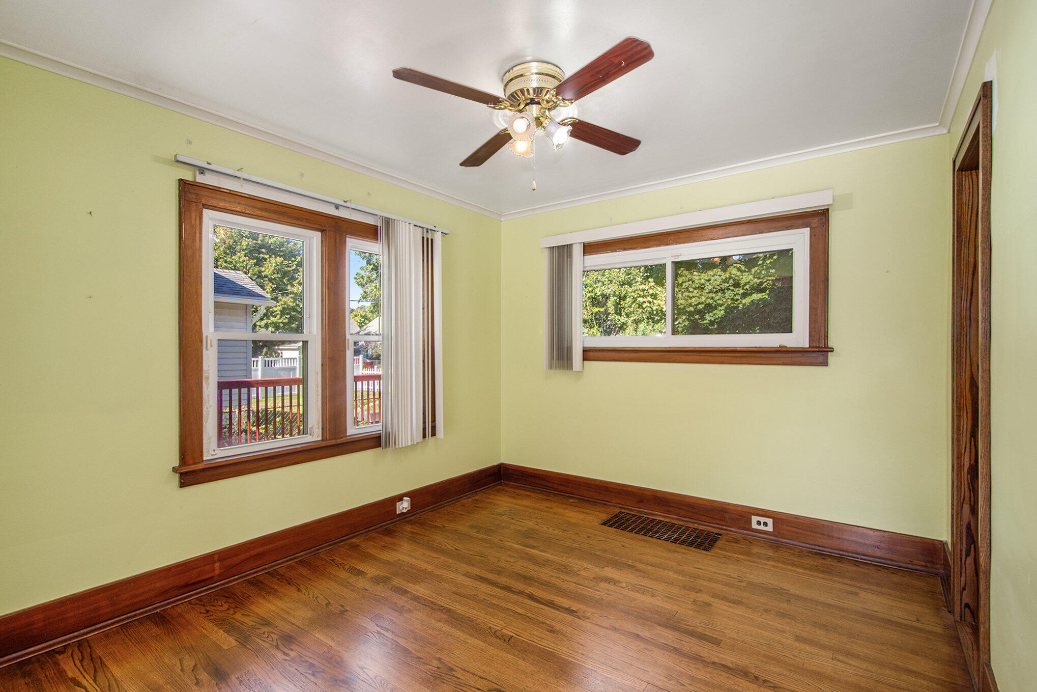 732 West Morrell Street Jackson, MI 49203 - Photo 5 of 23 006_file_618