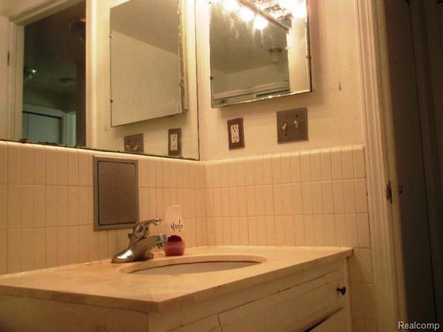 25720 Southfield Road Southfield, MI 48075 - Photo 16 of 17 16.jpg