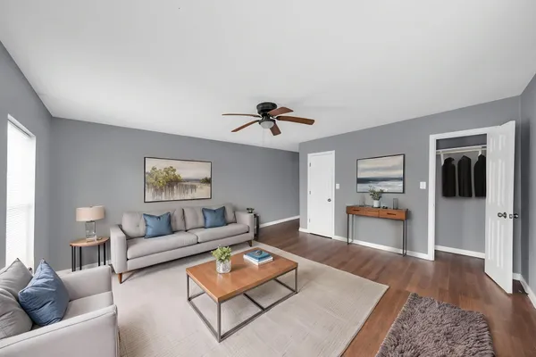 $1,180 | 7919 Brays Street, Unit B, Houston, TX 77012