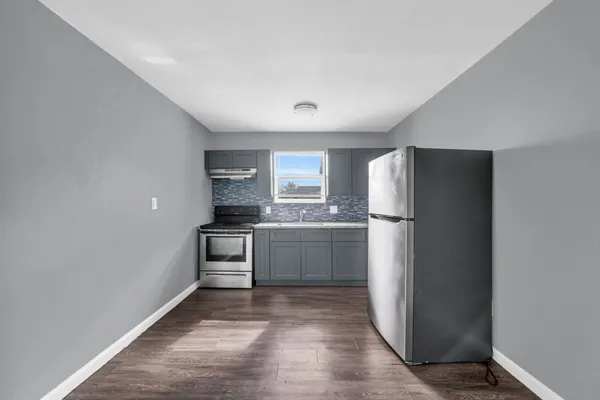 $1,180 | 7919 Brays Street, Unit B, Houston, TX 77012