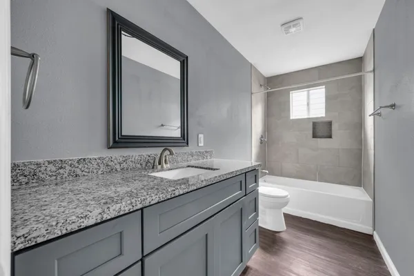 $1,180 | 7919 Brays Street, Unit B, Houston, TX 77012