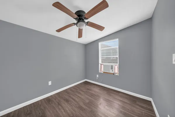 $1,180 | 7919 Brays Street, Unit B, Houston, TX 77012