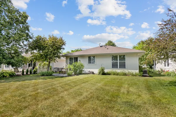$2,400 | 13149 Shirley Lane, Huntley, IL 60142