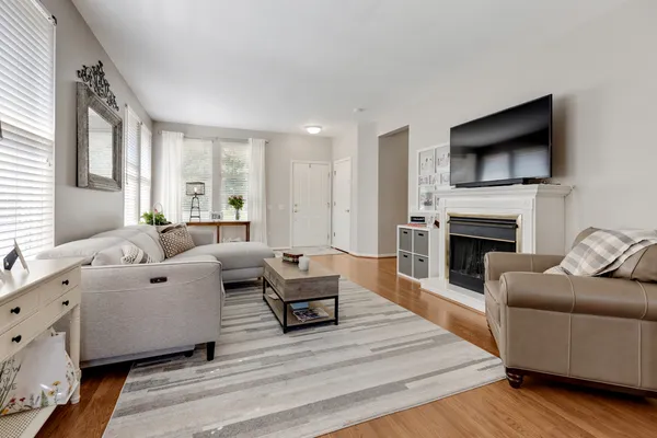 $2,400 | 13149 Shirley Lane, Huntley, IL 60142