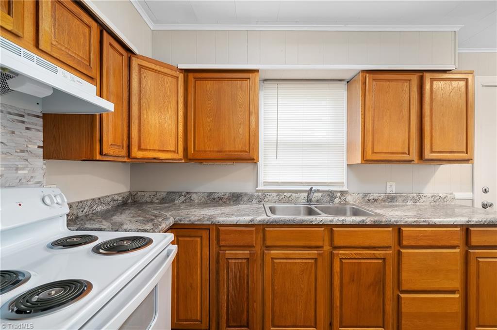 709 Hines Street High Point, NC 27260 - Photo 9 of 27 Gallery Image 9
