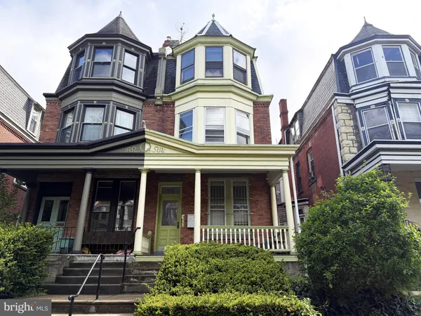 $1,800 | 4718-00 Hazel Avenue, Unit 3, Philadelphia, PA 19143