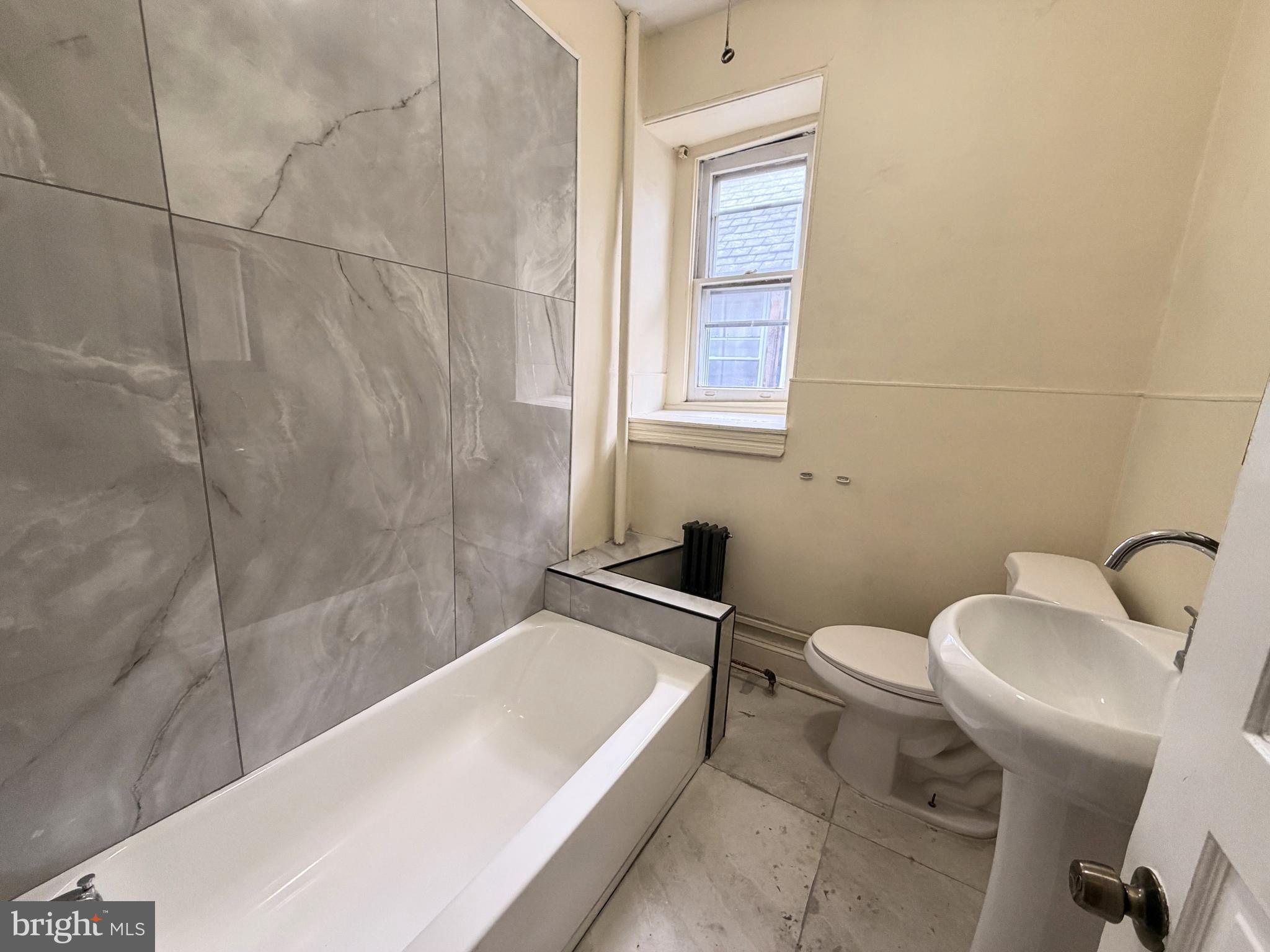 4718-00 Hazel Avenue, Unit 3 Philadelphia, PA 19143 - Photo 7 of 8