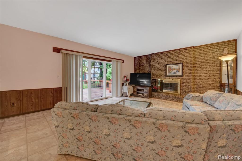 21931 Sunflower Road Novi, MI 48375 - Photo 14 of 34
