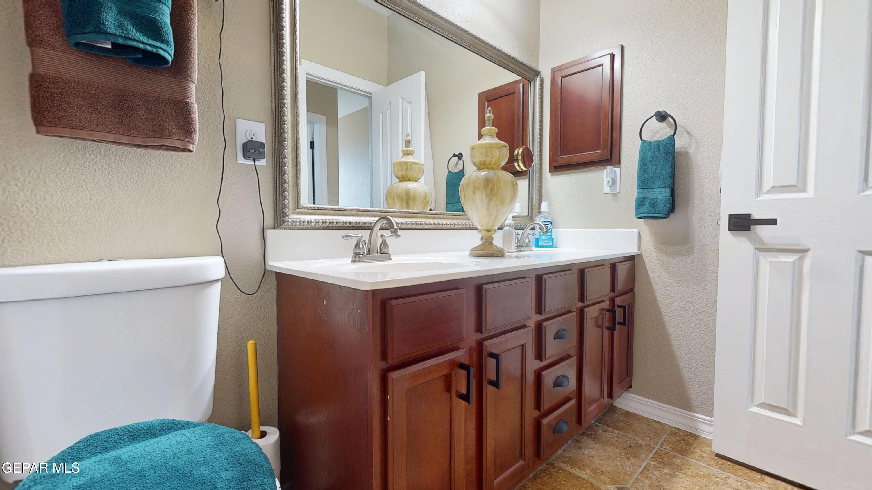 12239 Rathmore Drive El Paso, TX 79928 - Photo 28 of 60 Full Bathroom