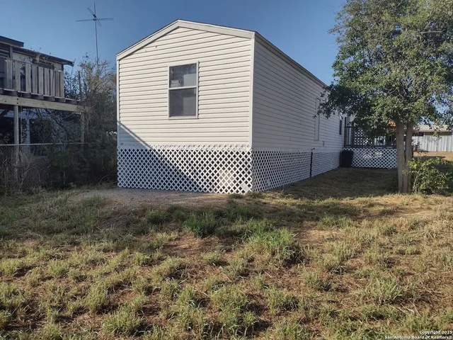 $130,000 | 609 Lalo Gonzales Street, Cotulla, TX 78014