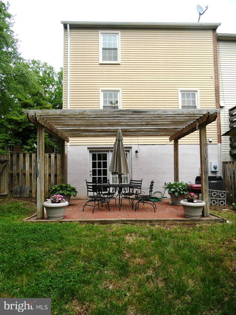 7765 Euclid Way Springfield, VA 22153 - Photo 21 of 30 Exterior (Rear)