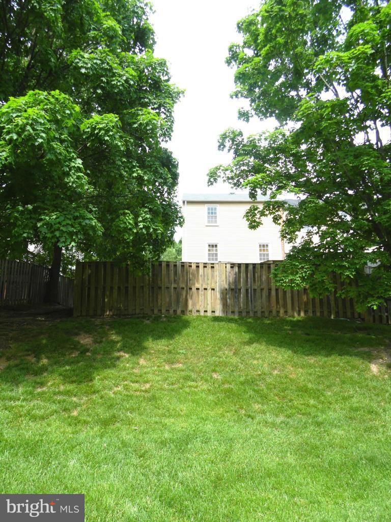 7765 Euclid Way Springfield, VA 22153 - Photo 24 of 30 Exterior (Rear)