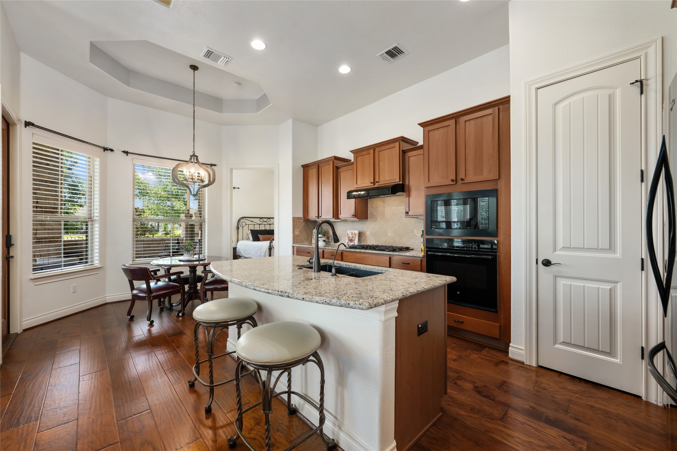 109 Limestone Drive Georgetown, TX 78628 - Photo 9 of 40