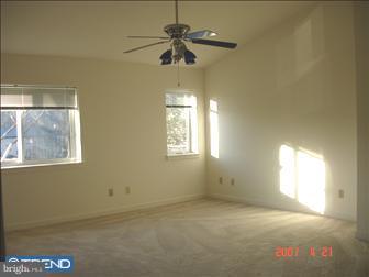 8207 Westview Road Wilmington, DE 19802 - Photo 2 of 6 Living Room