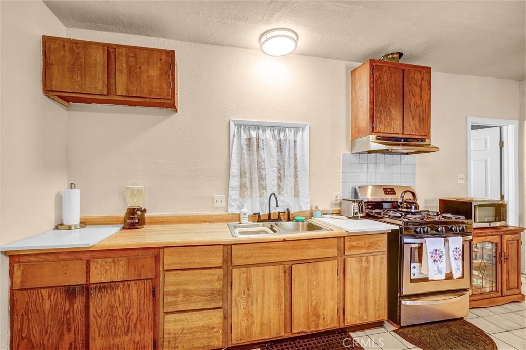 2118 South Hickory Street Santa Ana, CA 92707 - Photo 11 of 19