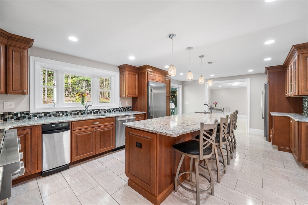 29 Pilgrim Way Walpole, MA 02032 - Photo 7 of 42