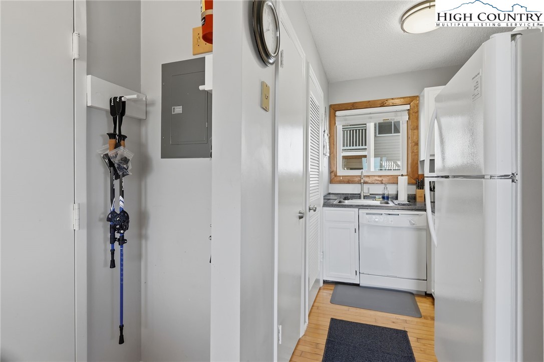 301 Pinnacle Inn Road, Unit 4208 Beech Mountain, NC 28604 - Photo 10 of 24