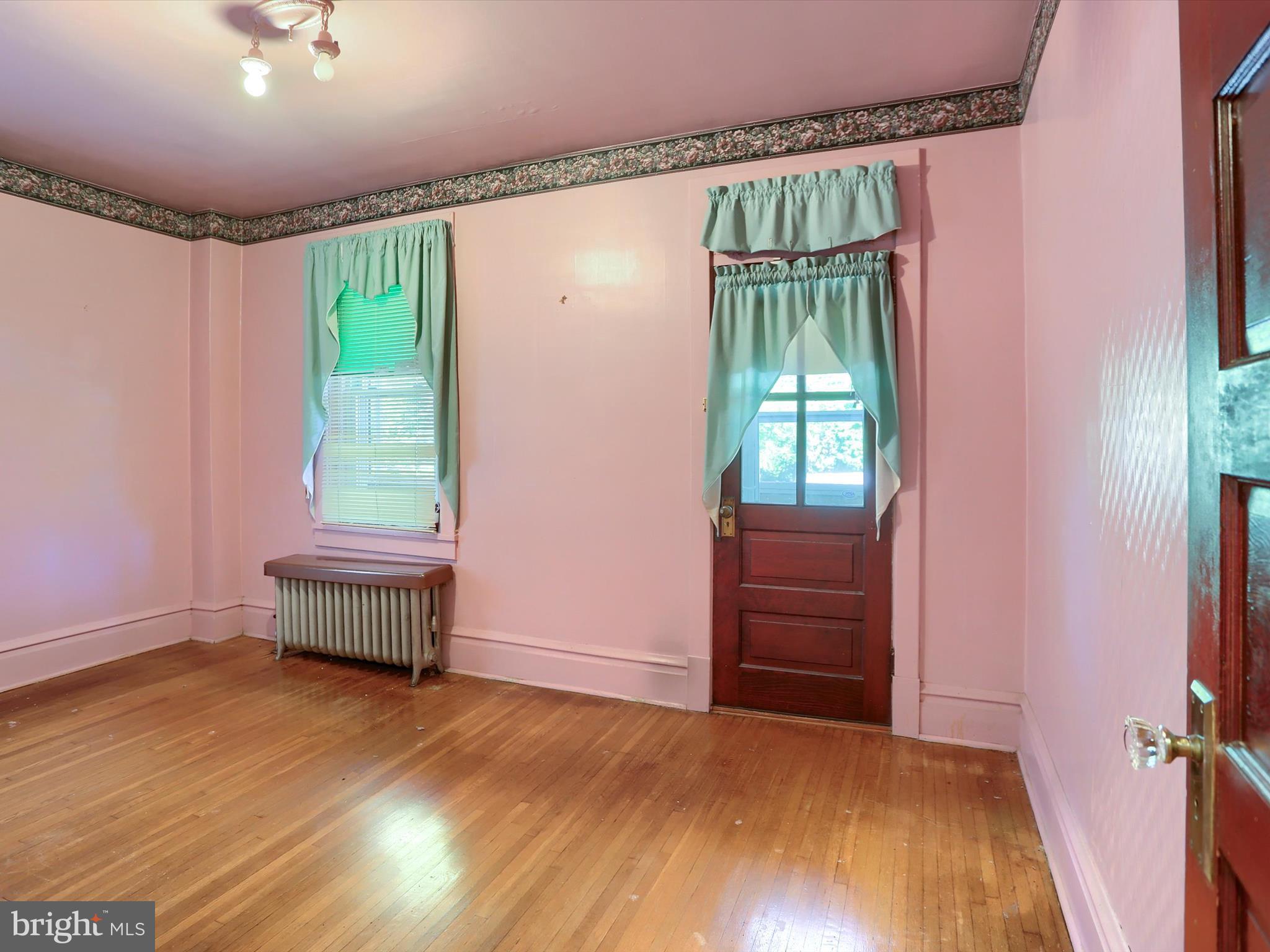 1332 State Street Harrisburg, PA 17103 - Photo 27 of 54 Beautiful H/W floors