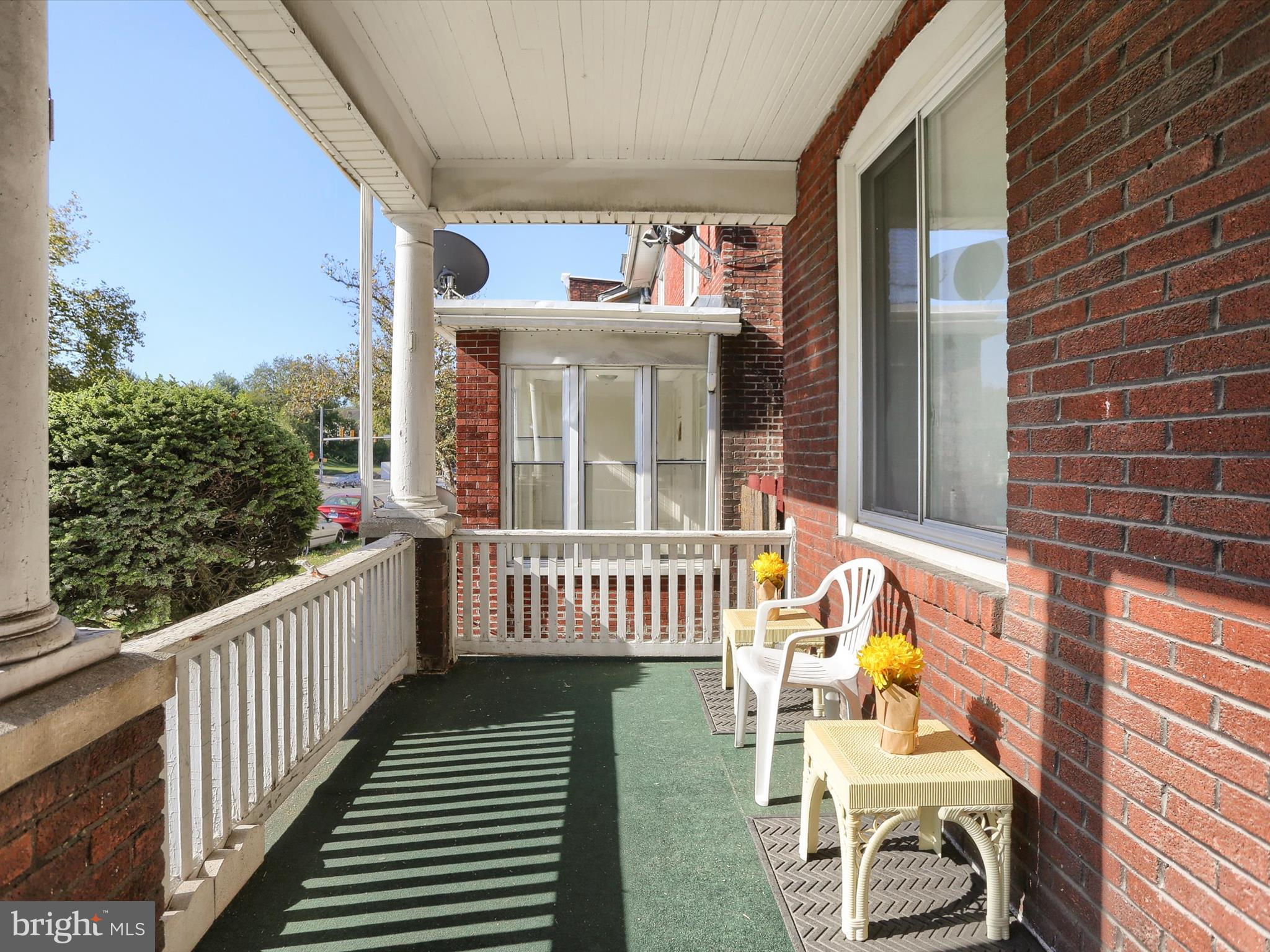 1332 State Street Harrisburg, PA 17103 - Photo 4 of 54 RELAX on the PORCH