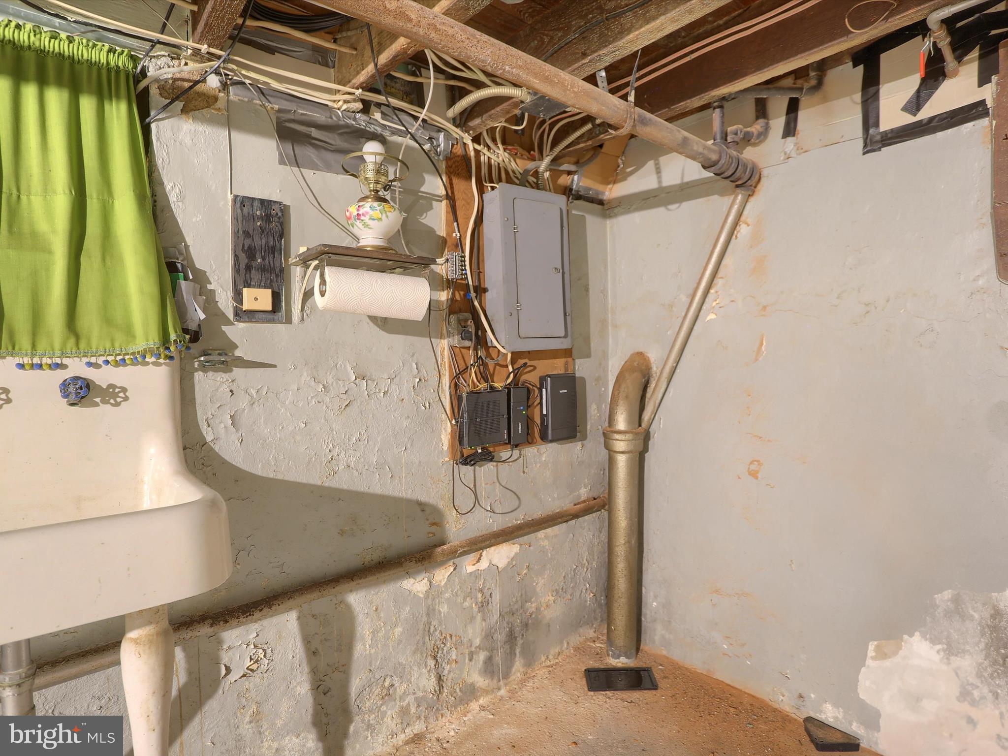 1332 State Street Harrisburg, PA 17103 - Photo 44 of 54 Sink