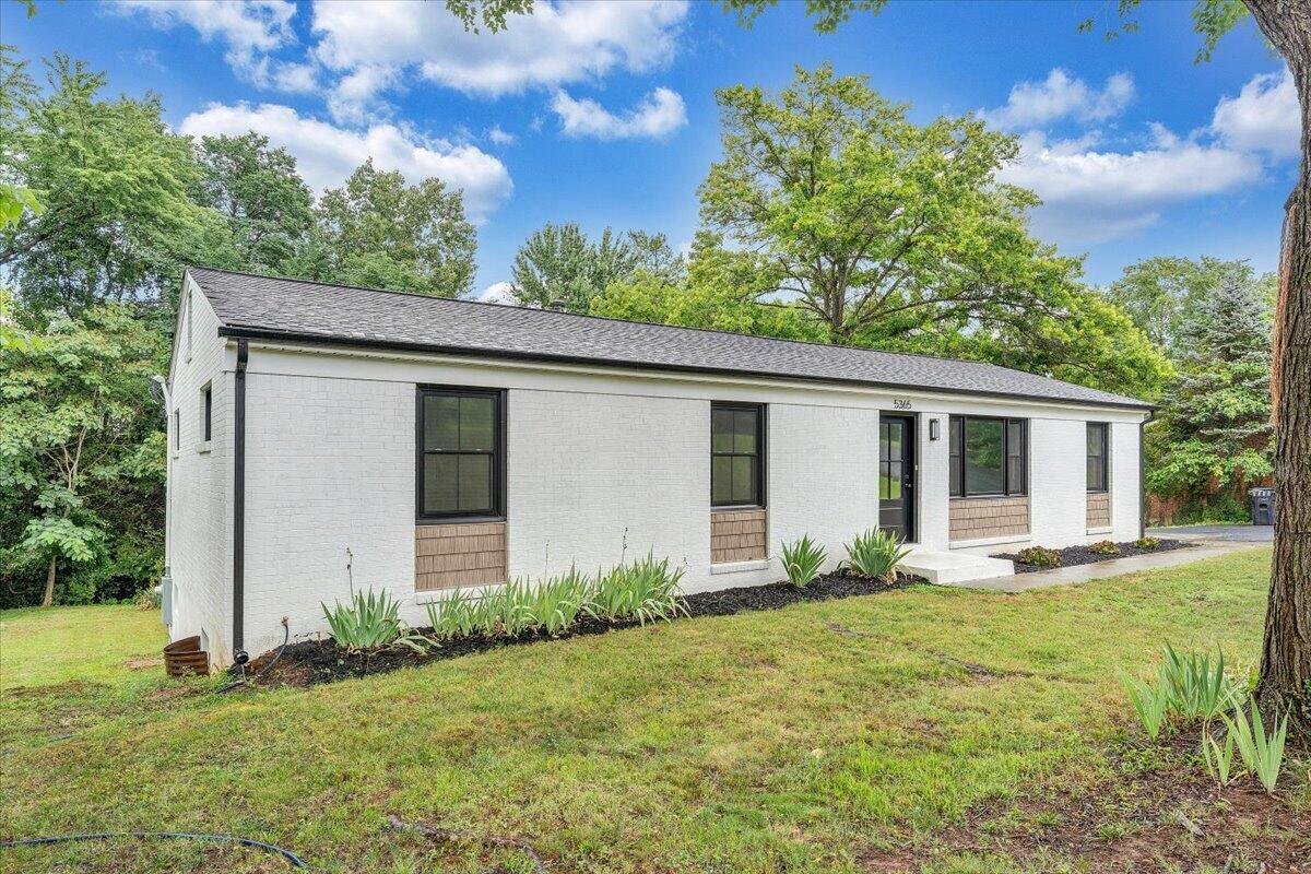 5365 Gieser Road Roanoke, VA 24018 - Photo 5 of 52 51-MIB06046