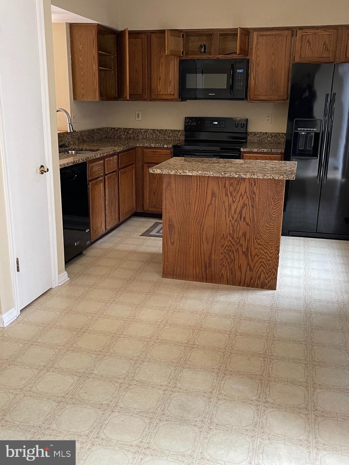 8733 Ruppert Court Ellicott City, MD 21043 - Photo 12 of 22 Kitchen