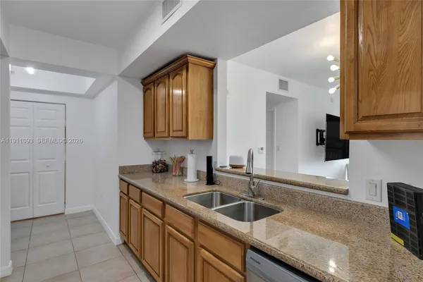 $319,000 | 4242 Northwest 2nd Street, Unit 807, Miami, FL 33126