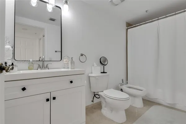 $319,000 | 4242 Northwest 2nd Street, Unit 807, Miami, FL 33126
